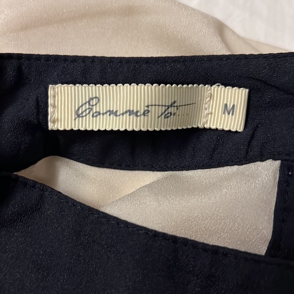 Navy and cream sleeveless blouse size Medium - Picture 4 of 4